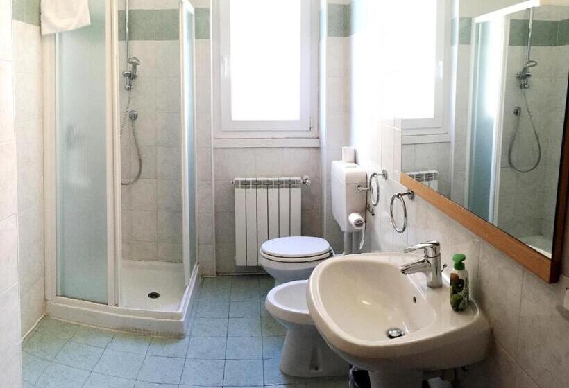 ペンション La Chiocciola Guesthouse Briantea
