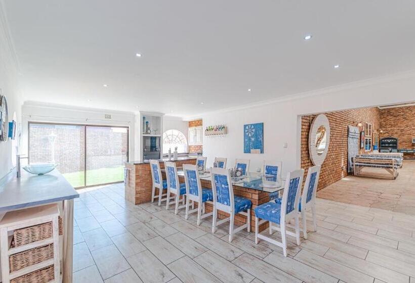 ペンション Oppiplot Guest House & Venue