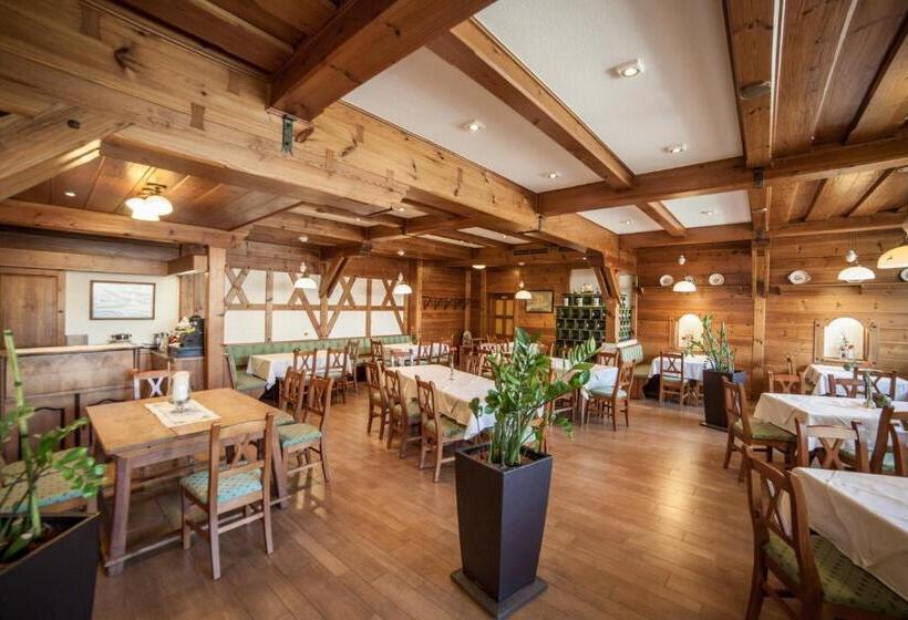 호스텔 Gasthof Mauthner Zum Kirchenwirt