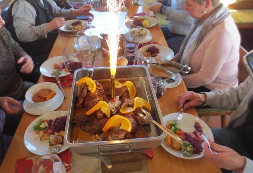 ユースホステル Landgasthof Entenwirt Tarsdorf