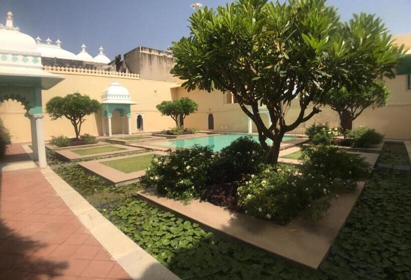 فندق Sardargarh Heritage