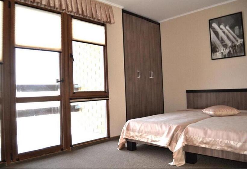 펜션 Dergachov Guest House