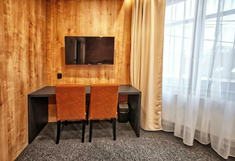 פנסיון Restaurace A Penzion Praha