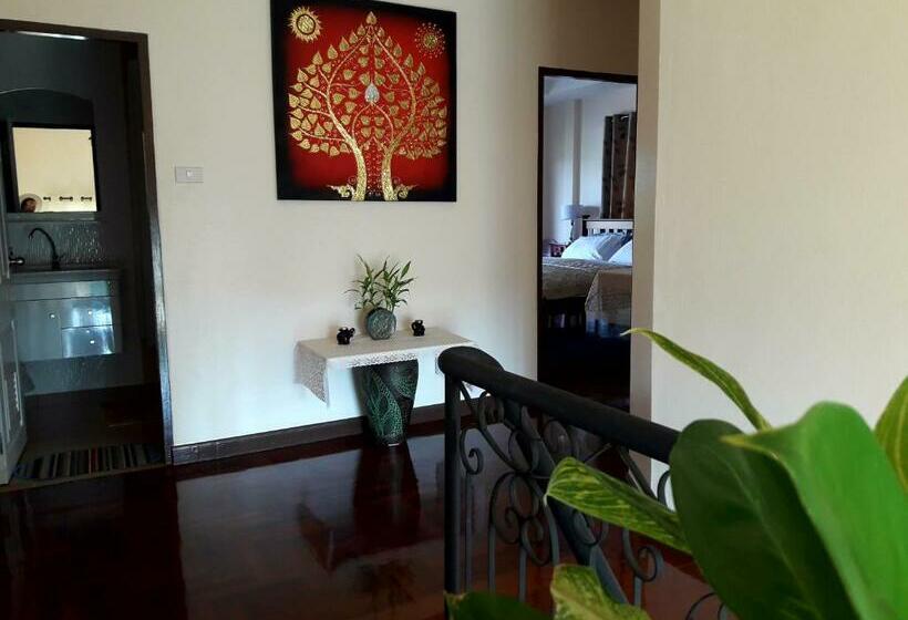 بنسيون Rimtalay Angsila Guesthouse