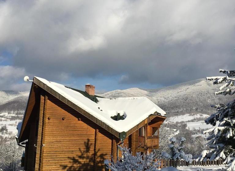 ペンション Sadyba Ertash