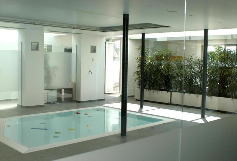 ペンション Weiss S