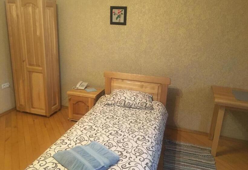 ユースホステル Svitlytsia