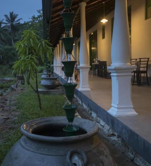 בית מלון כפרי Explore Sinharaja Rain Forest Tour Camp