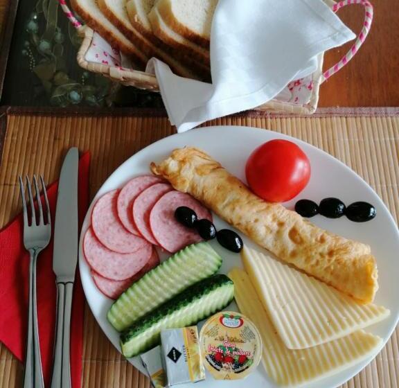 هتل Monteoru