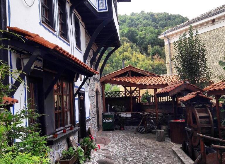 בית מלון כפרי Popsokol House