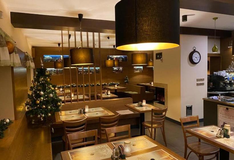 Отель & Restaurant Pod Kaštany