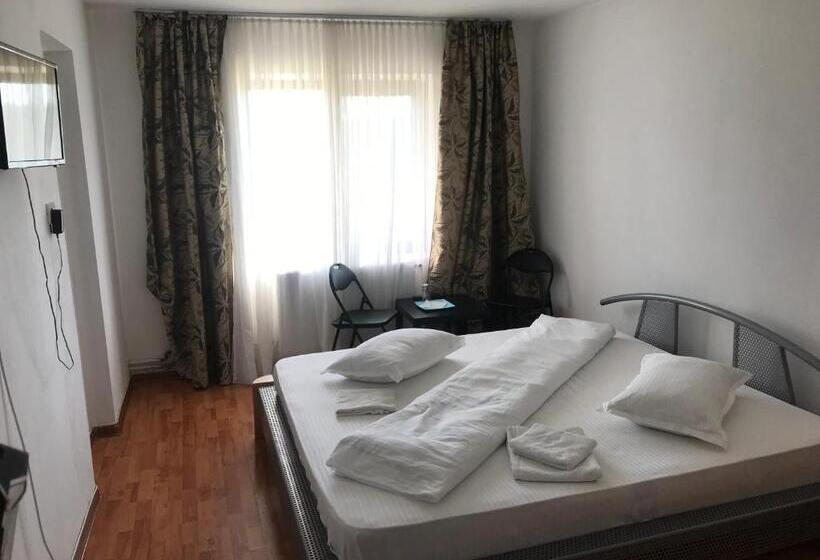 پانسیون Casa De Vacanta Madalina