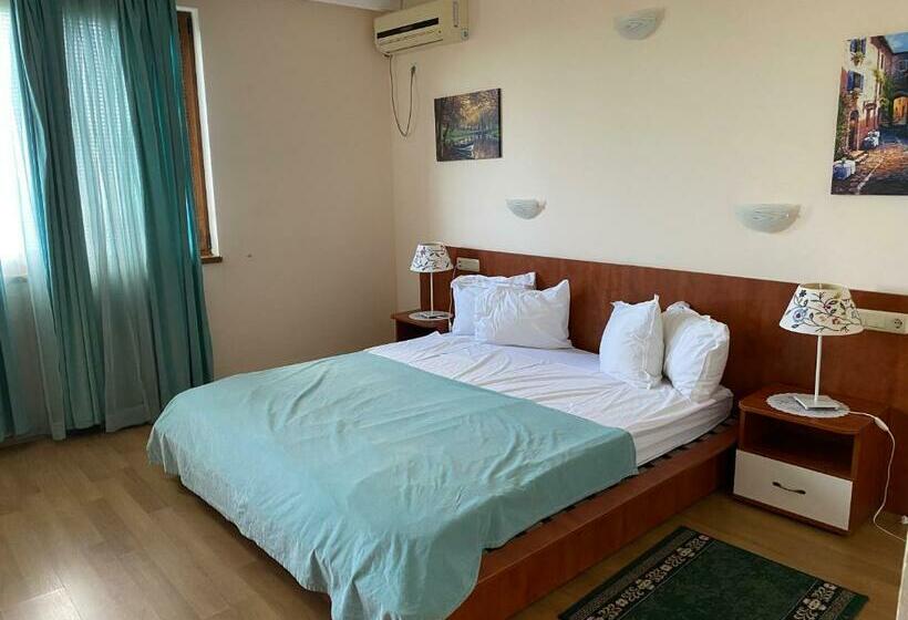پانسیون Guest House Golden Flake 4km From Bolata Beach