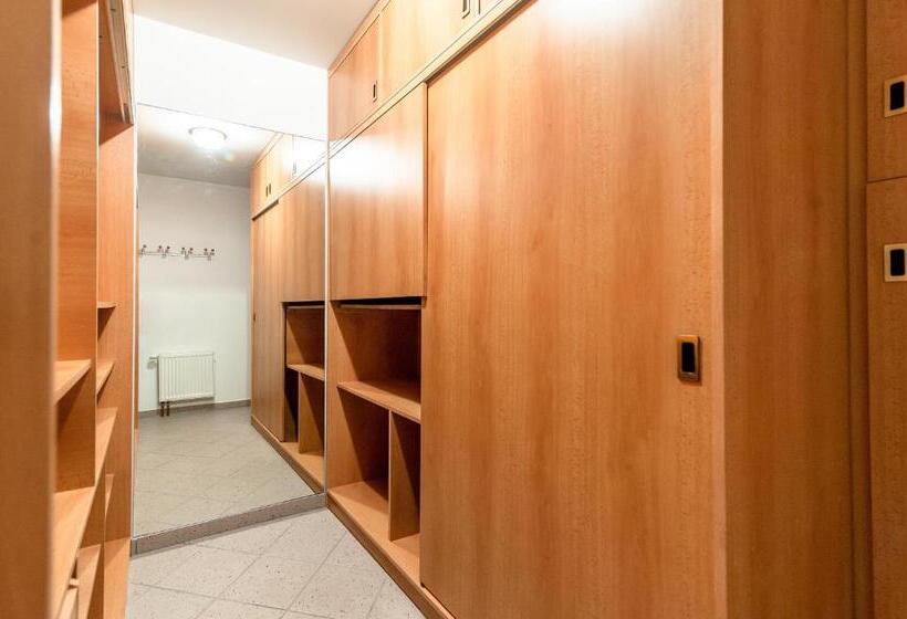 膳宿费 Penzion V údolí