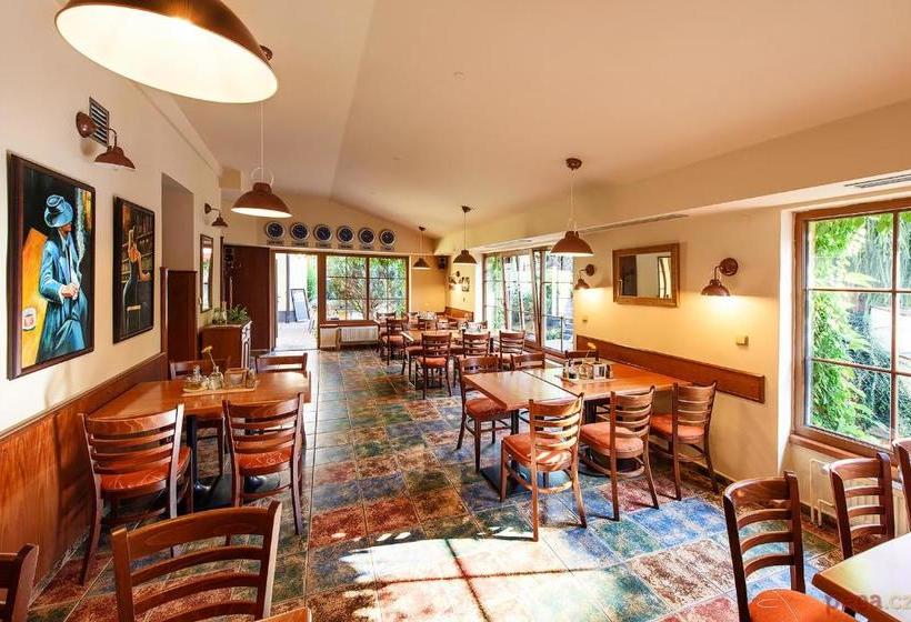 بنسيون Restaurace A Penzion U Palečků