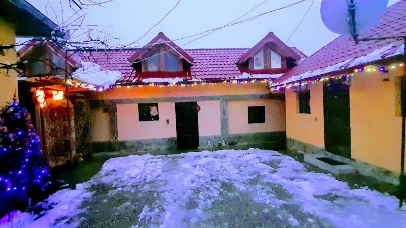 پانسیون Casa Andreea