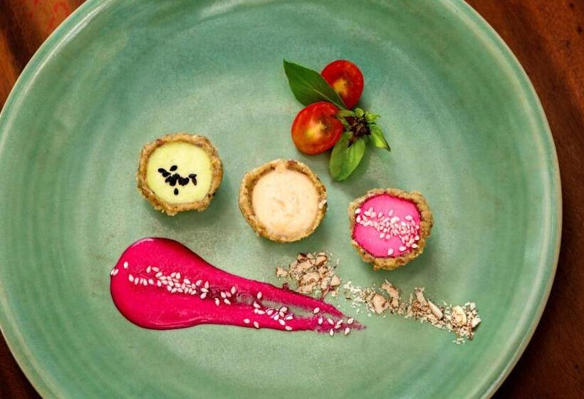 Курорт Thelifeco Wellbeing Phuket Detox Center And Vegan Hotel   Sha Plus