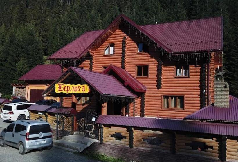 ユースホステル Berloga Sinevir