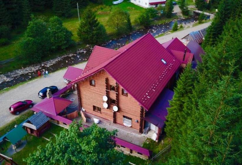 ユースホステル Berloga Sinevir