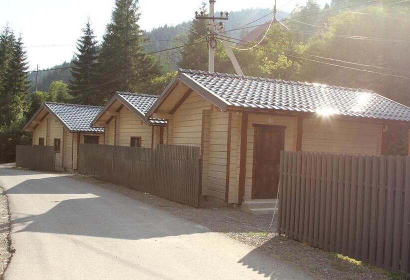 ユースホステル Berloga Sinevir