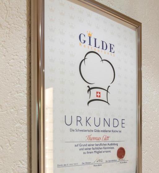 هتل Gasthof Kreuz Mühledorf