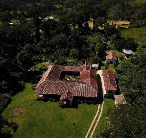 בית מלון כפרי Hacienda El Roble