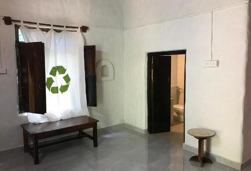 בית מלון כפרי Kamp Kamouflage Kanha