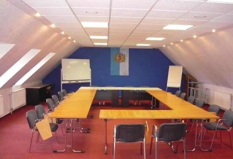 فندق Patyi étterem és