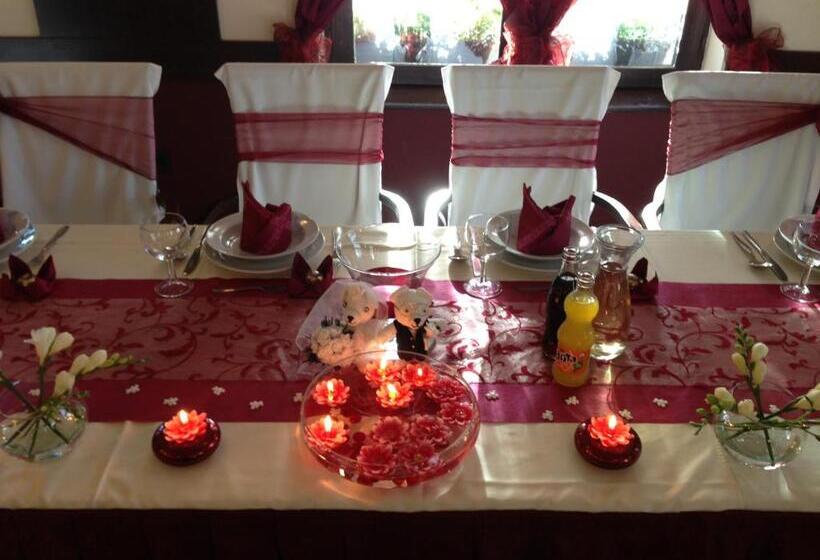 فندق Patyi étterem és