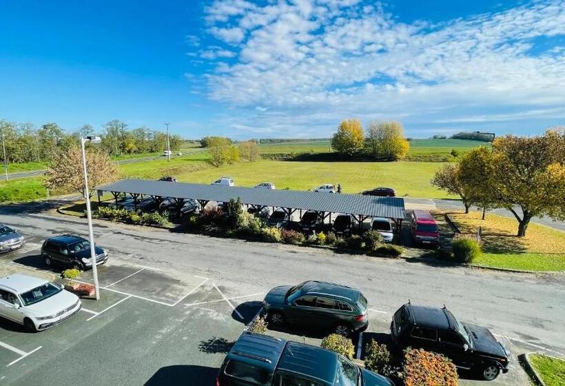 فندق Patyi étterem és