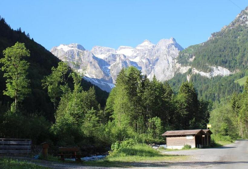 בית מלון כפרי Urirotstock