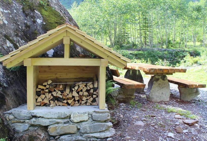 בית מלון כפרי Urirotstock