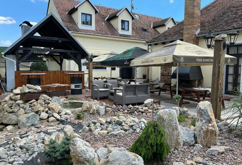 酒店 Veveří