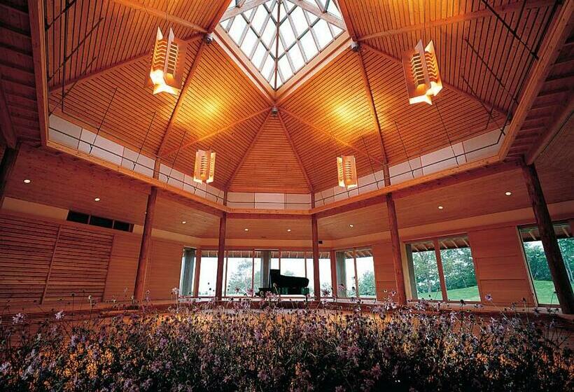 فندق Yatsugatake Kogen Lodge