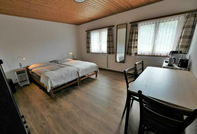 호스텔 Bonne Auberge Les Bugnenets