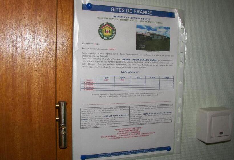 تختخواب و صبحانه Chambre D'hôtes Les Ormeaux