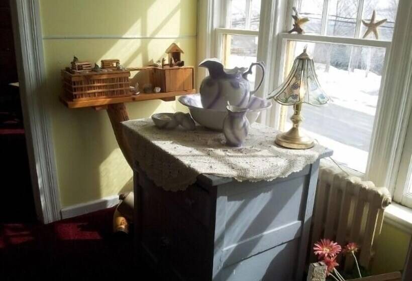 مبيت وإفطار The Spaniards Room Heritage Home