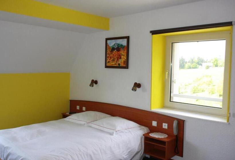 בית מלון כפרי Hôtel Restaurant Roess