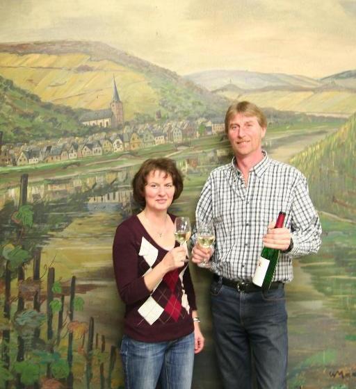 ペンション Ferienweingut Hensler