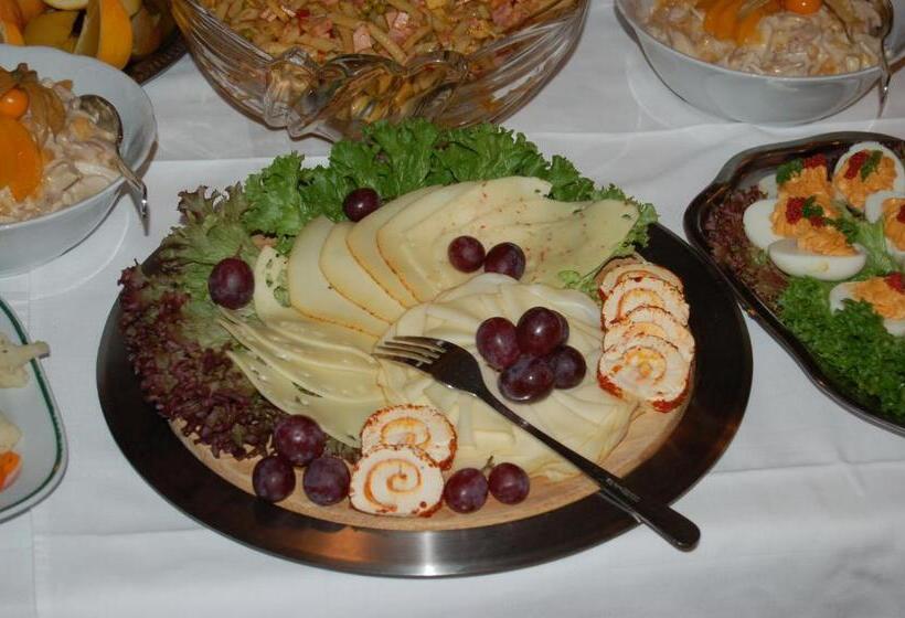 펜션 Ratskeller Hotel & Restaurant Lindow