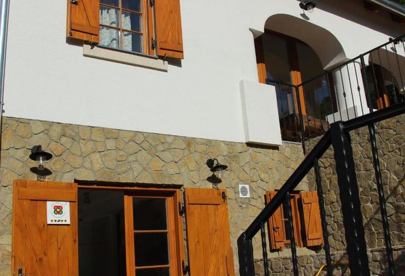 펜션 Red Lion Vendégház