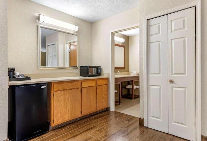 호텔 Comfort Inn & Suites Cincinnati Eastgate
