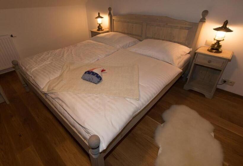 פנסיון U Námořníka Restaurant A Penzion