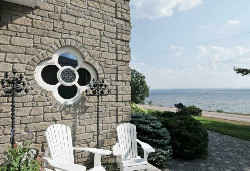 אתר נופש Greystone On Golden Lake