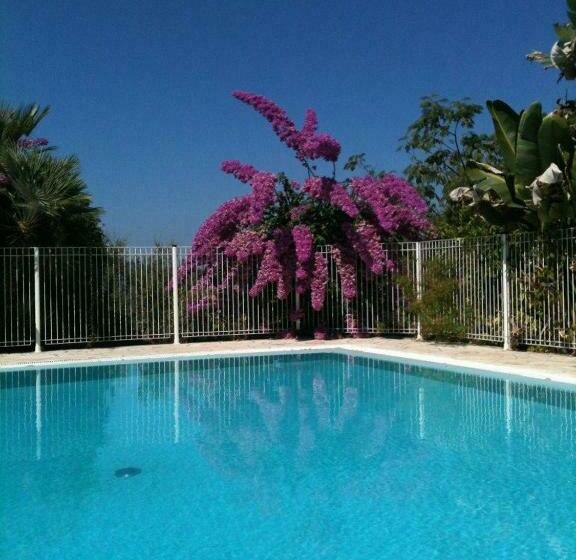 הוסטל Auberge U Licettu