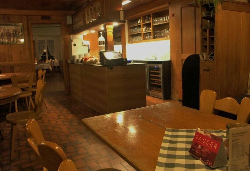 ユースホステル Landgasthof Bären