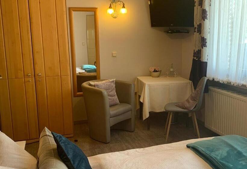هاستل Restaurant Landgasthof Zum Wiesengrund