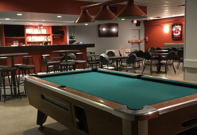 Общежитие Riverside Inn