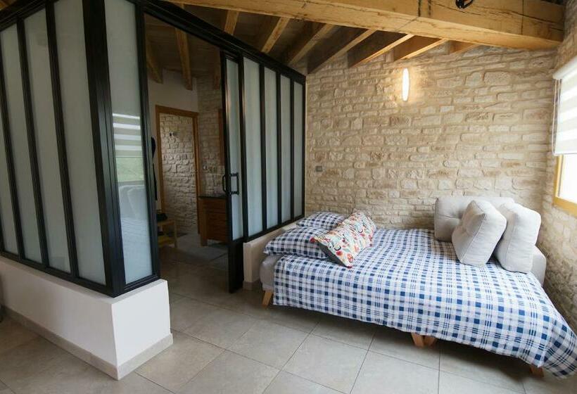 مبيت وإفطار Ferme Historique Jean De La Fontaine Et Ses Chambres D Hôtes Hammam Spa   4 étoiles