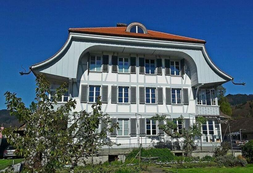 مبيت وإفطار Von May Rooms